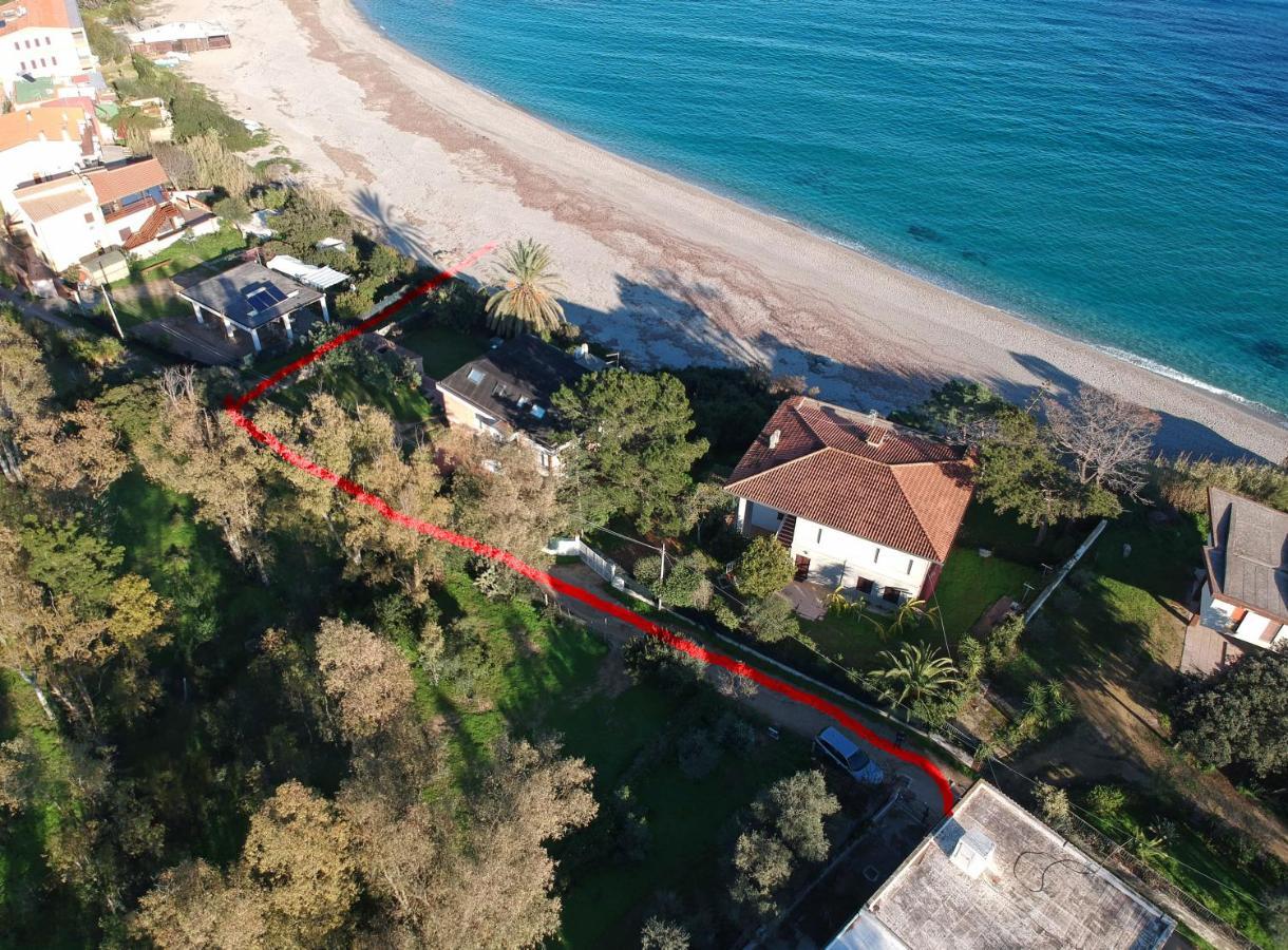 Appartamento Al Mare Via Delle Mimose 巴里萨尔多 外观 照片