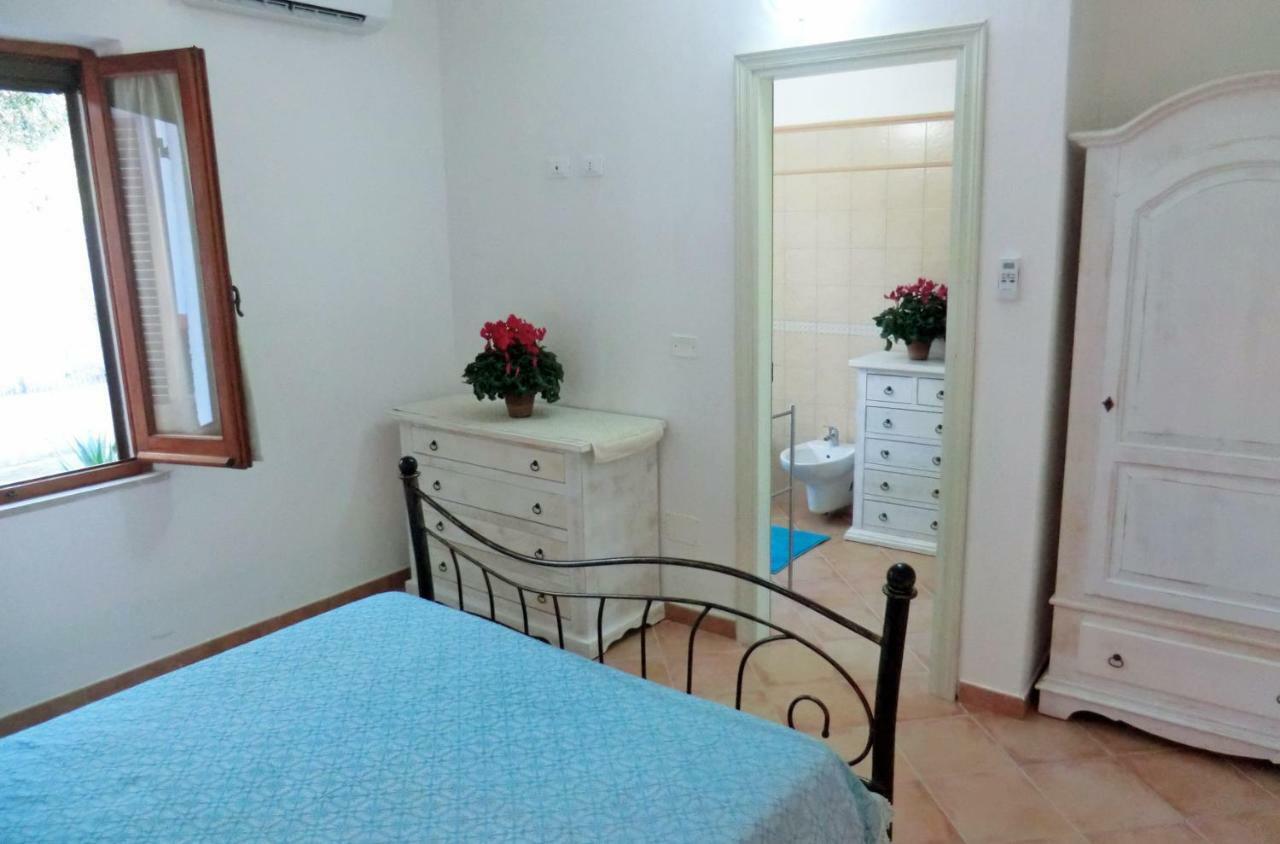 Appartamento Al Mare Via Delle Mimose 巴里萨尔多 外观 照片