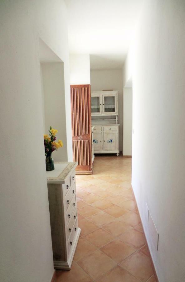 Appartamento Al Mare Via Delle Mimose 巴里萨尔多 外观 照片