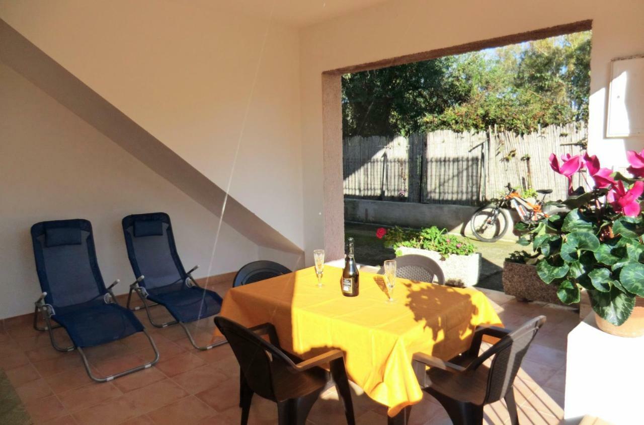 Appartamento Al Mare Via Delle Mimose 巴里萨尔多 外观 照片