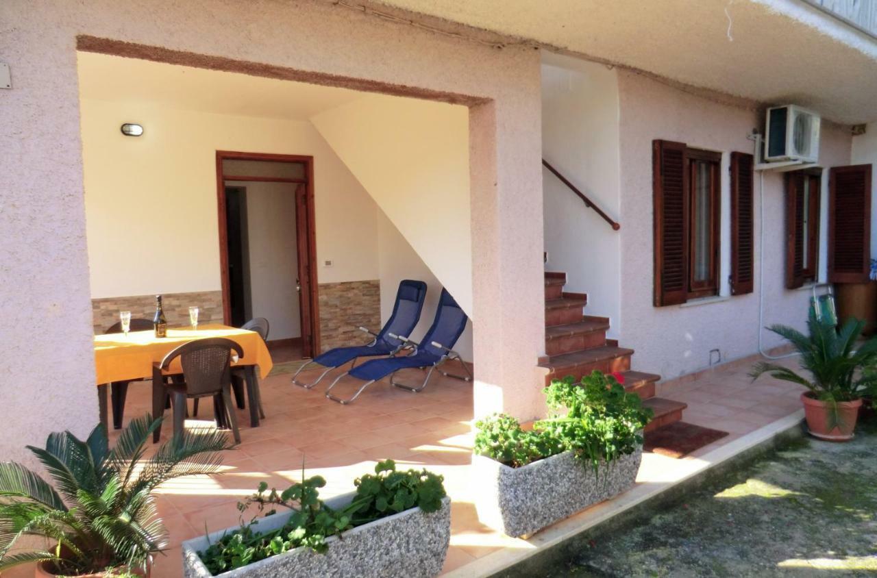 Appartamento Al Mare Via Delle Mimose 巴里萨尔多 外观 照片